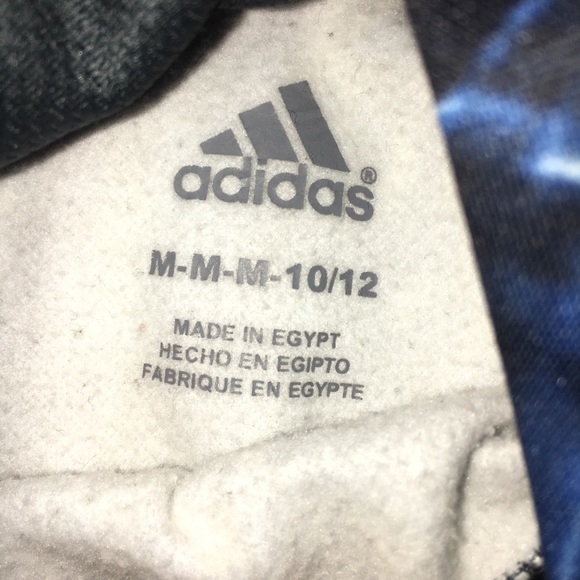 A hoodie - Picture 3 of 3